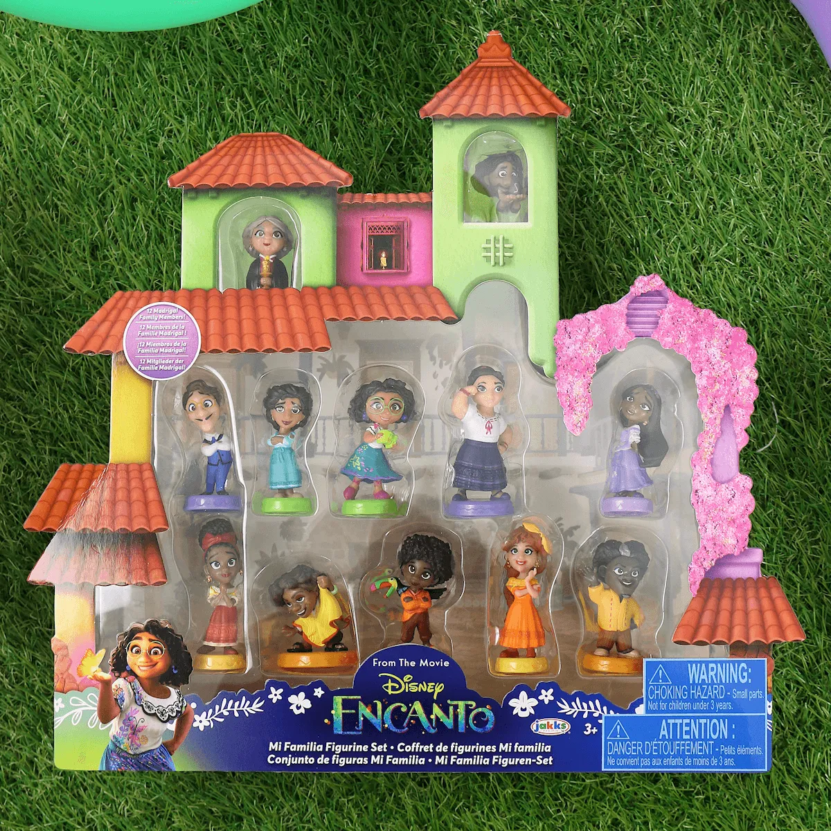 Disney Encanto Madrigals Family Figurine Playset 12 Characters